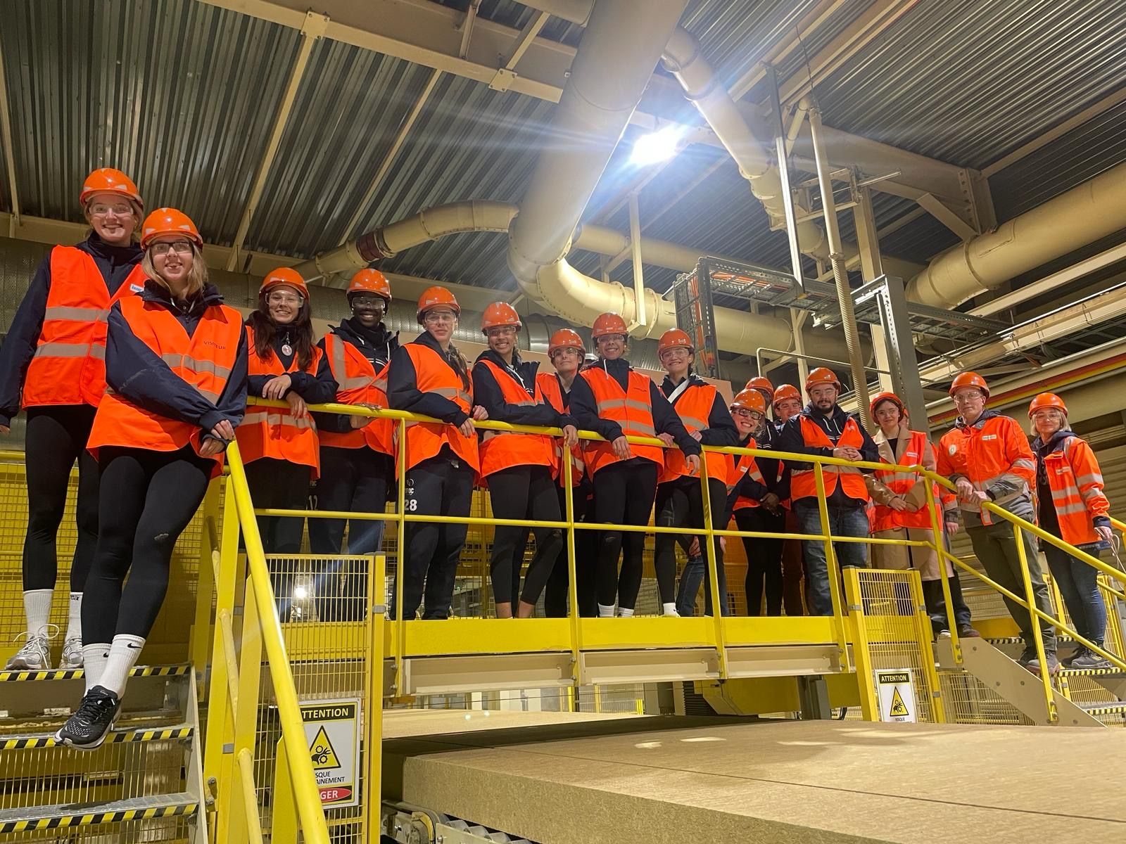 You are currently viewing Les filles du TFOC en visite à l&rsquo;usine ce jeudi !