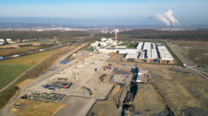 Lire la suite à propos de l’article Les travaux de la nouvelle unité de production de dalles de plafond avancent
