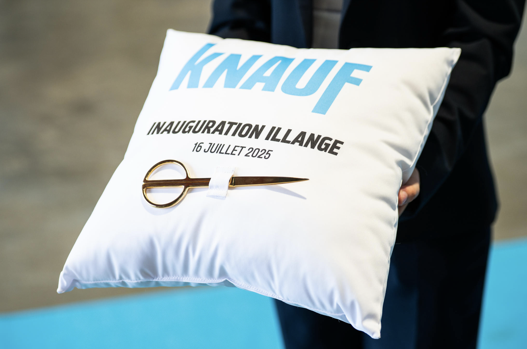 You are currently viewing Inauguration de l’unité de production de dalles de plafonds : une étape clé pour Knauf et le territoire